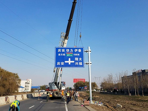 延安延安道路护栏网网片该如何进行正确的选购呢？